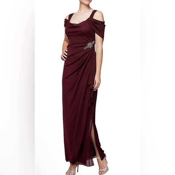 Alex Evenings Square Neck Cold Shoulder Cap Sleeve Side Brooch Gown Wine Sz 18 - Picture 1 of 5